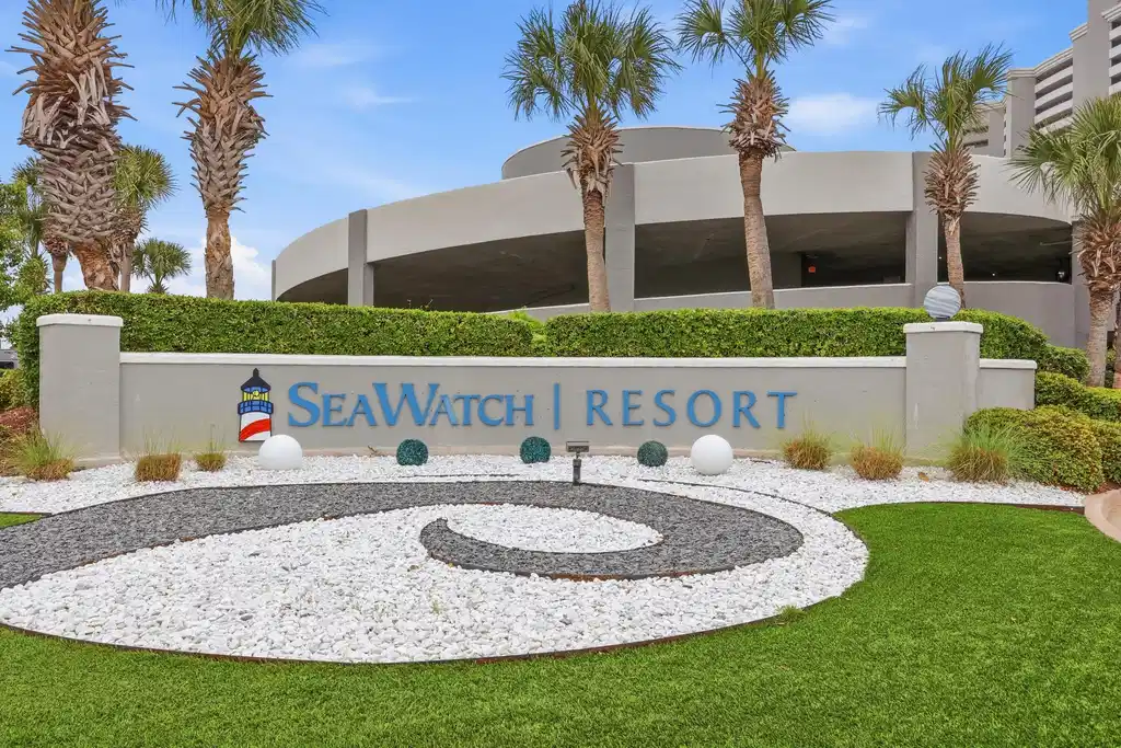 Image 1: Resort Entrance