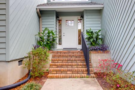 821 Detyens Road
