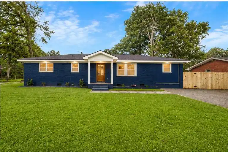Image 1: Front of Home
