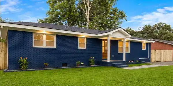 Image 3: Front of Home