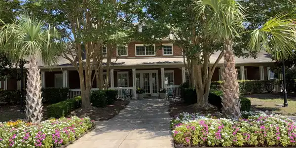 1600 Long Grove Drive