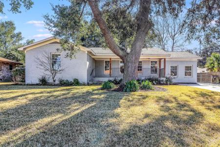 1227 Oakcrest Drive