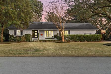 977 Cliffwood Drive