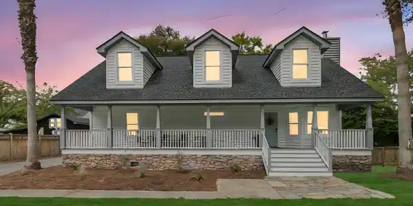 Image 3: Welcome Home!