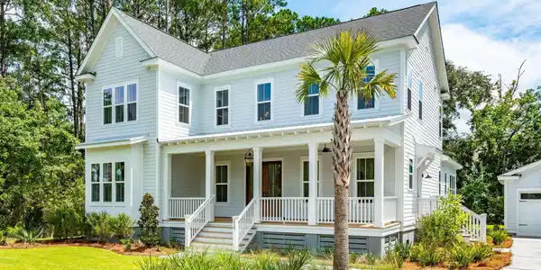Image 2: 230RiverOakDr-KeenEyeMarketing-004