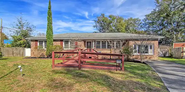 1246 Honeysuckle Lane