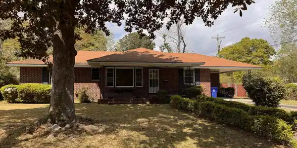 1106 Barrett Road