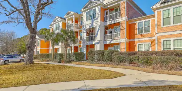 2211 Chatelain Way