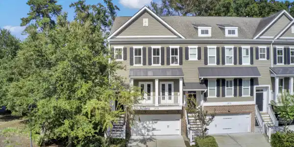 1876 Carolina Towne Court