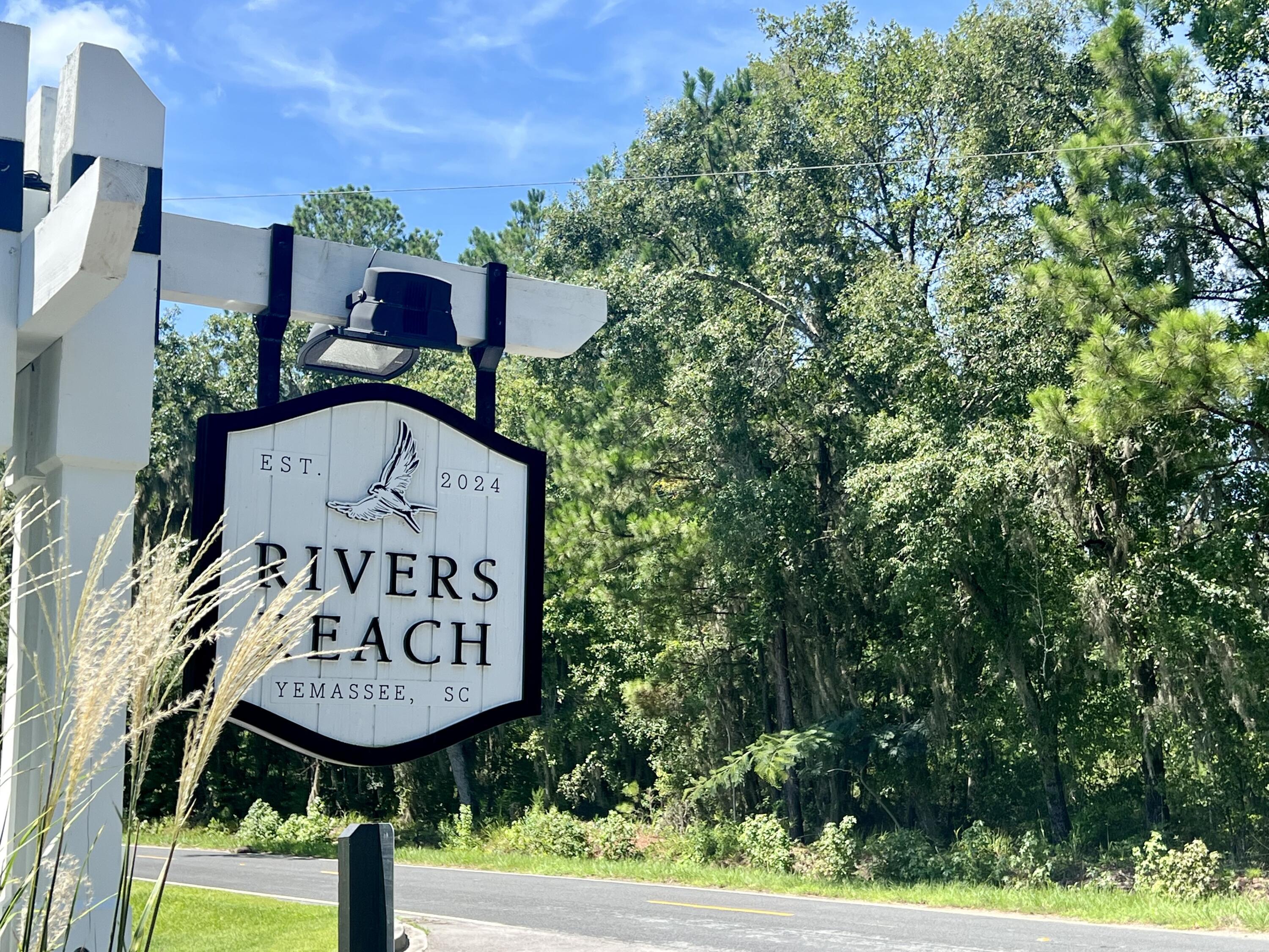 Image 1: Rivers Reach Entrance