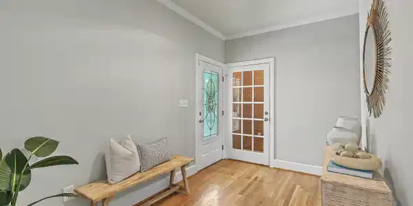 Image 4: Gleaming hardwood floors