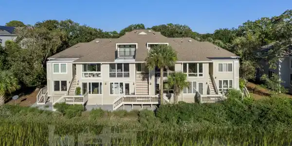 1811 Long Bend Drive
