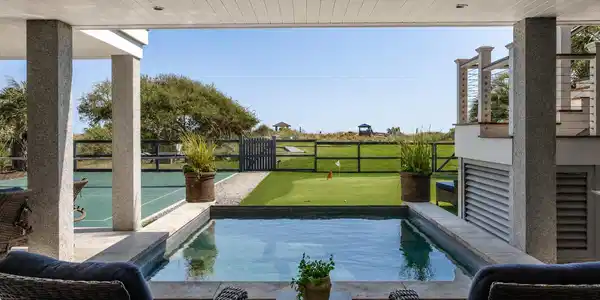 Image 4: Heated, saltwater pool