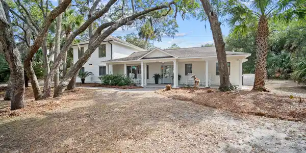 290 Tarpon Boulevard