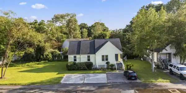 Image 3: DJI_20260824173924_0713_D