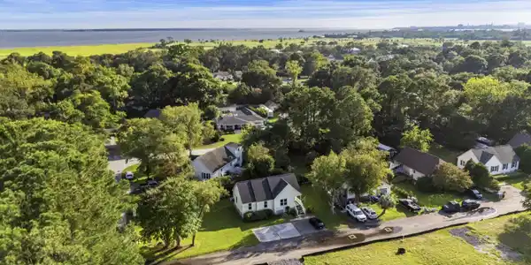 Image 4: DJI_20260824173941_0716_D