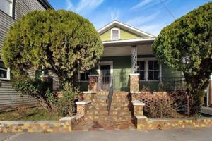 686 King Street