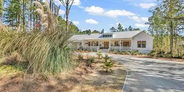 Image 2: Circular Driveway