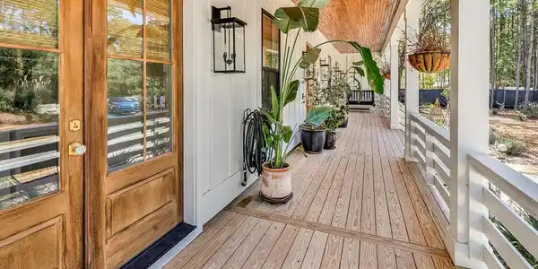 Image 3: Porch 50'x7'6"