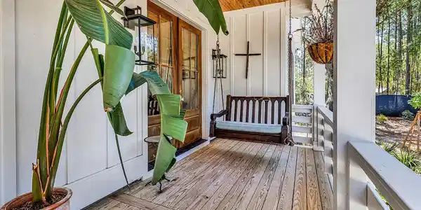 Image 4: Front Porch