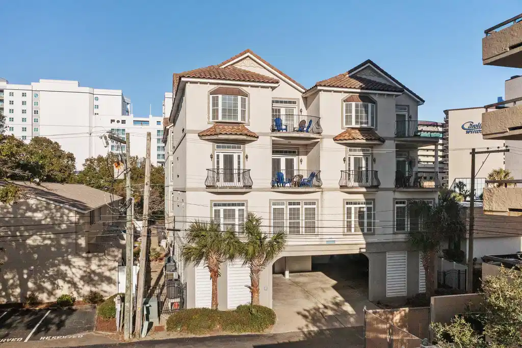 Image 1: 213 C 76th Ave N 1