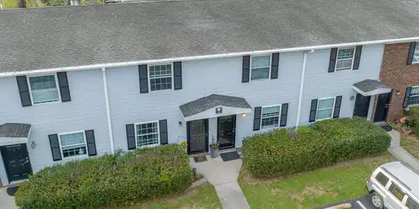 21 Rivers Point Row