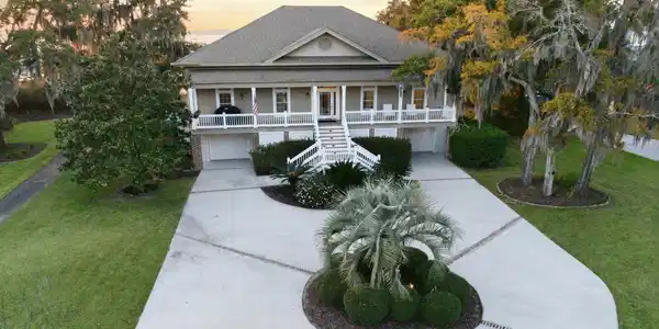 112 Front Street