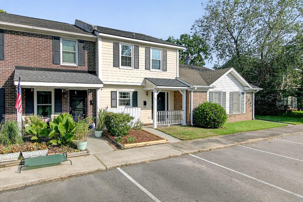 Image 3: Front of Home