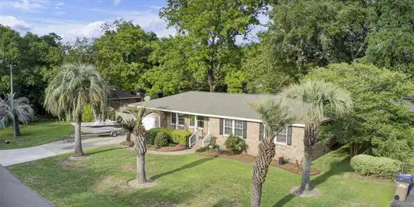 1050 Woodside Drive