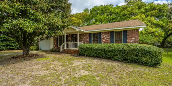 1422 Barbara Street