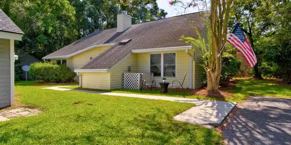 1135 Astor Drive