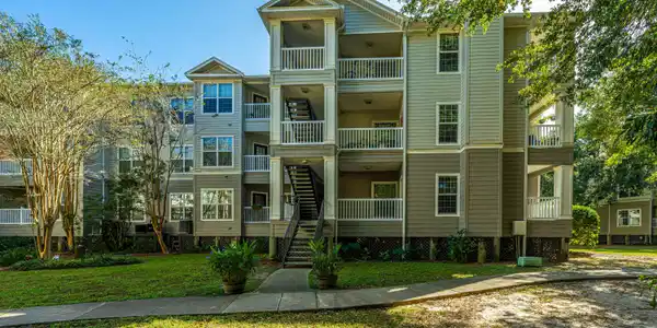 700 Daniel Ellis Drive