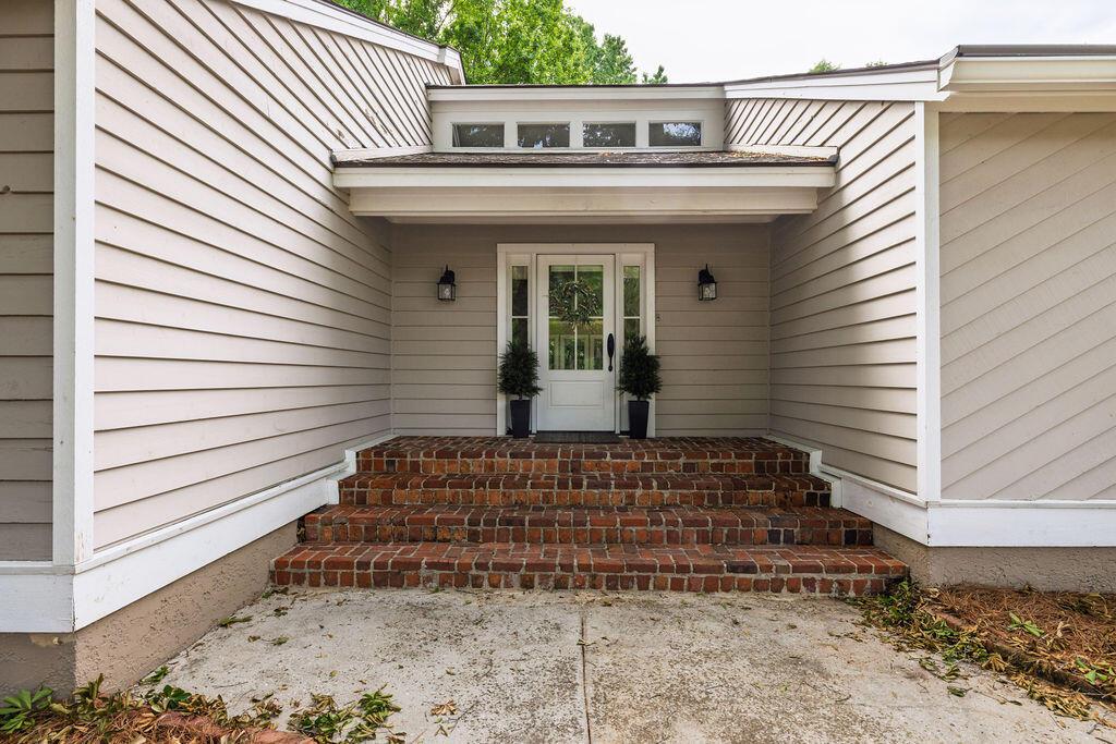 Image 3: Brick Front Entryway
