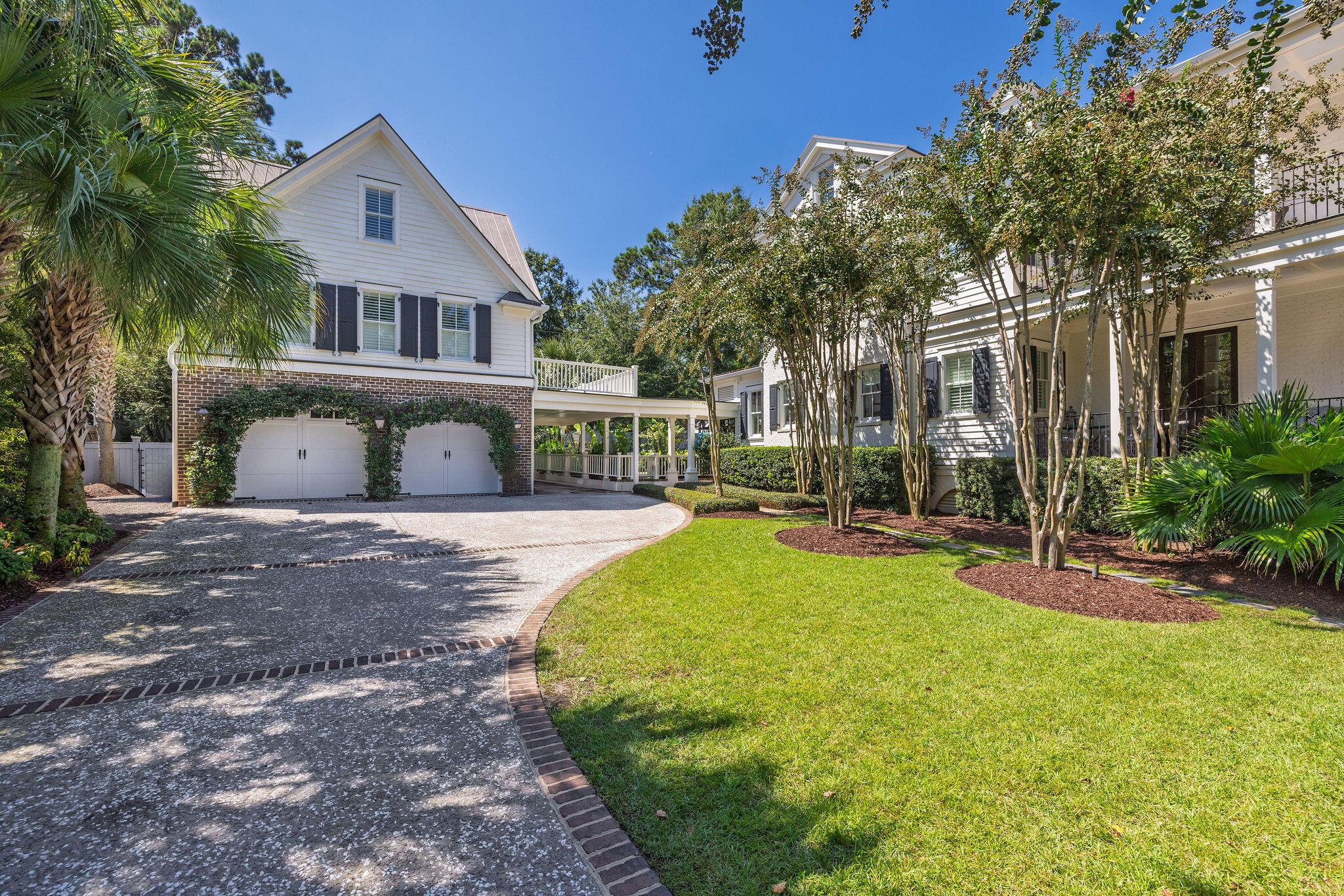 Image 3: House & Carriage House