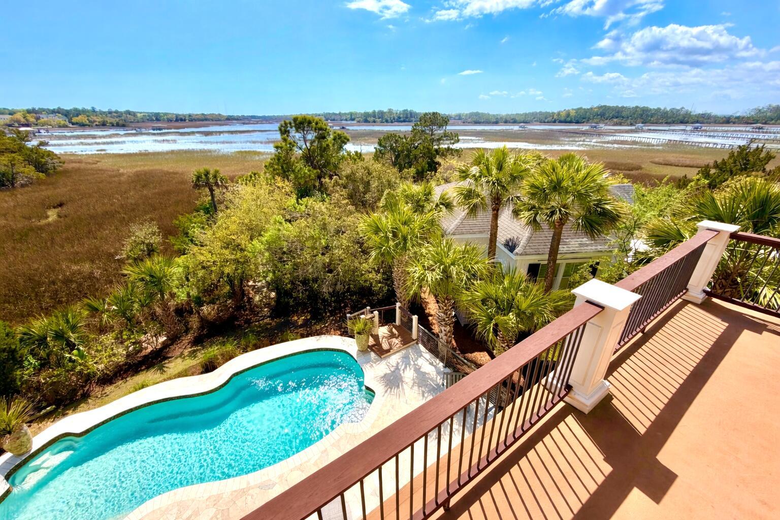 Image 2: Balcony photo parkers landing