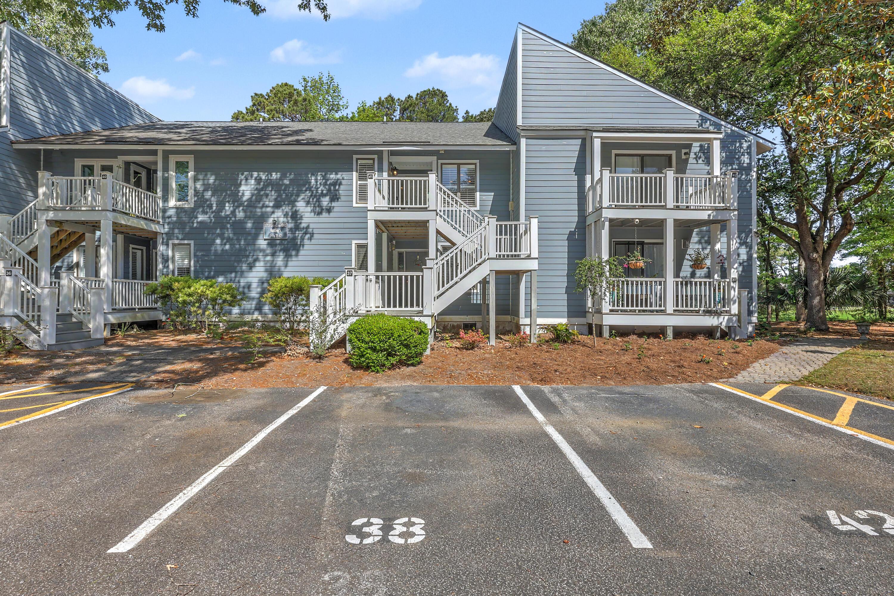 Image 3: 2nd story unit
