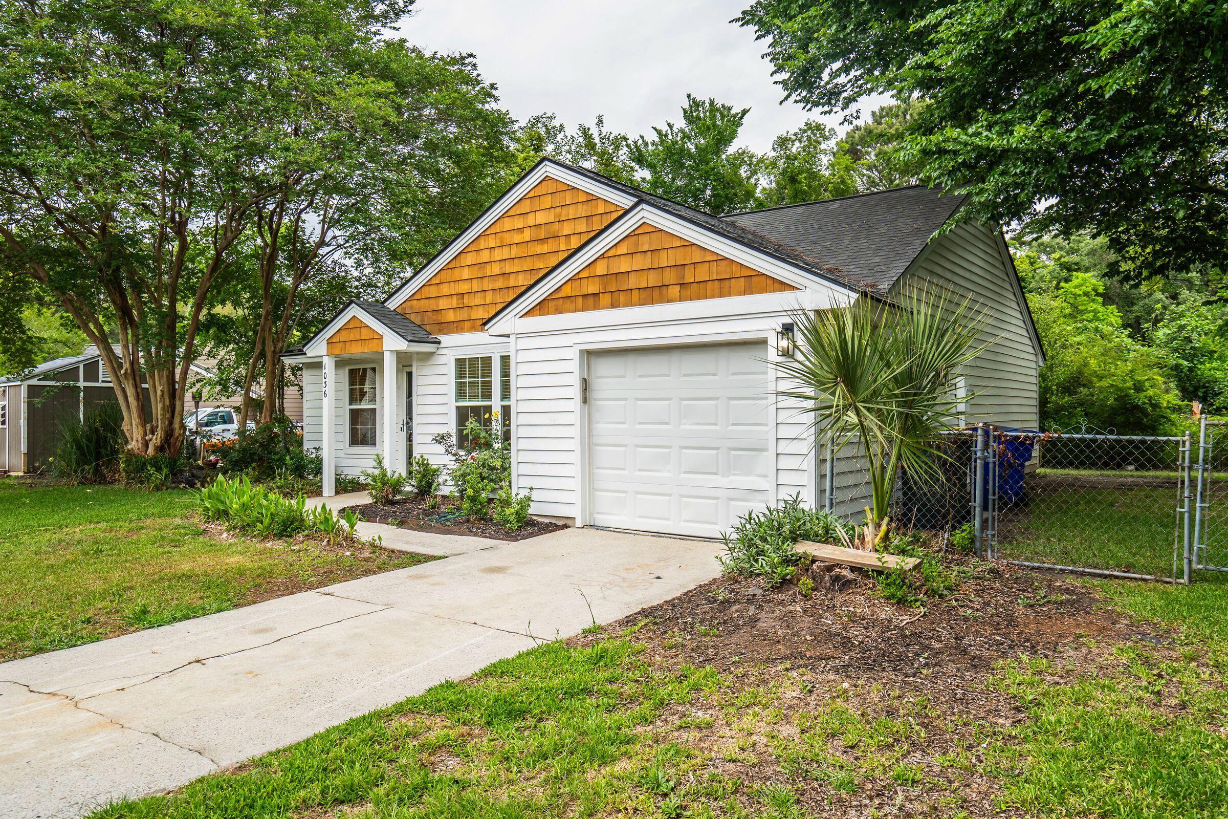 Image 3: 1036OakcrestDr-KeenEyeMarketing-003