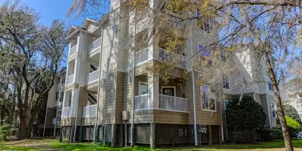 700 Daniel Ellis Drive