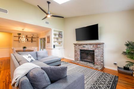 1051 Oakcrest Drive