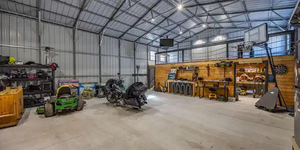 Image 4: So much room for activities!
