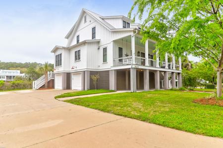 1672 Canyon Oaks Drive