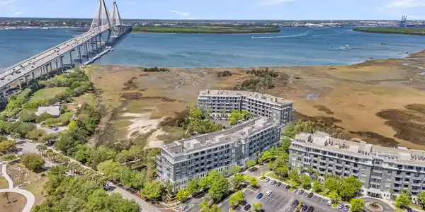 Image 2: 221 Cooper River Drive