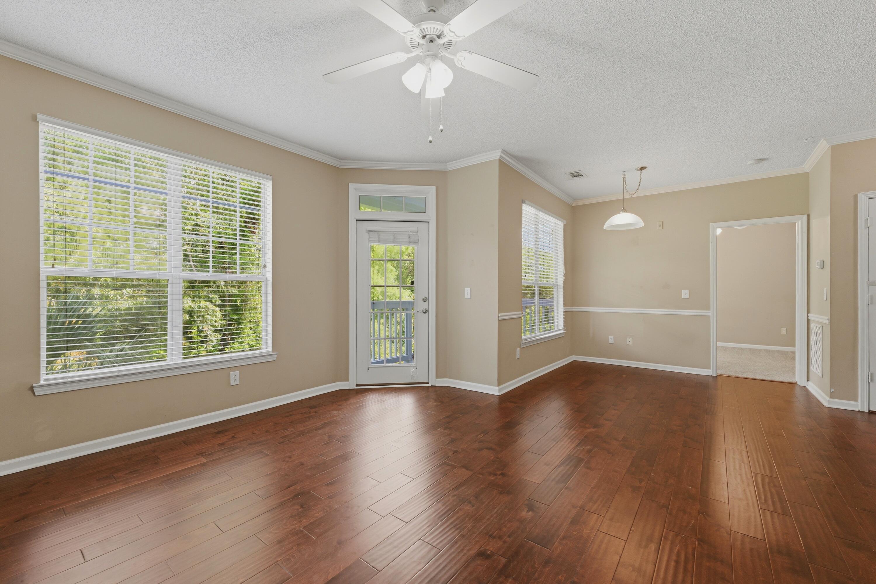Image 4: Living and Dining area