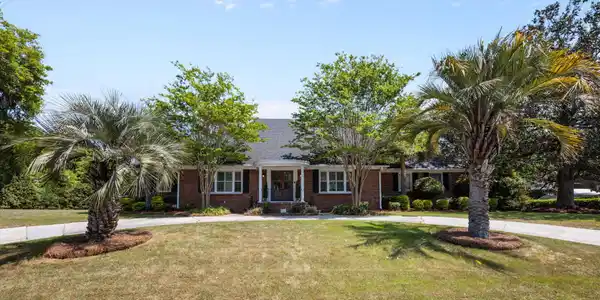 48 Wespanee Drive