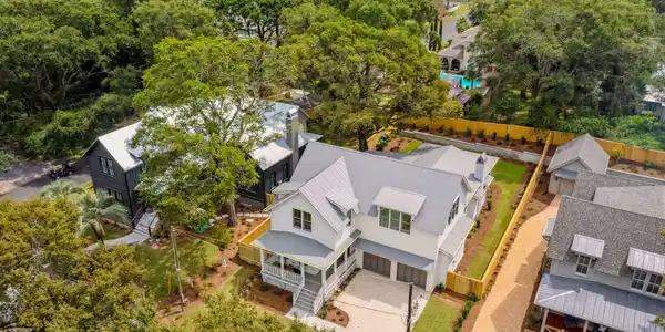 637 Coral St Street