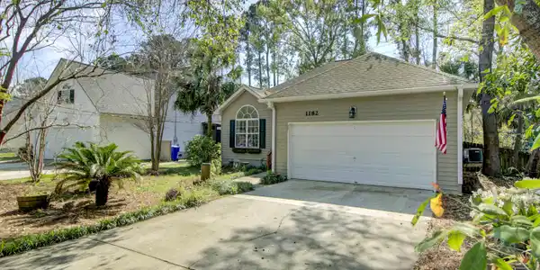 1182 Pittsford Circle