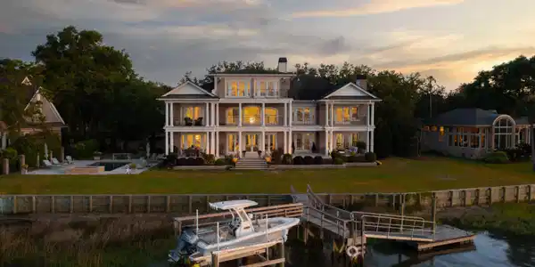 931 White Point Boulevard