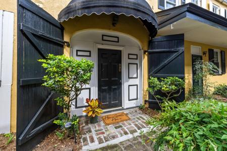 24 Bee Street