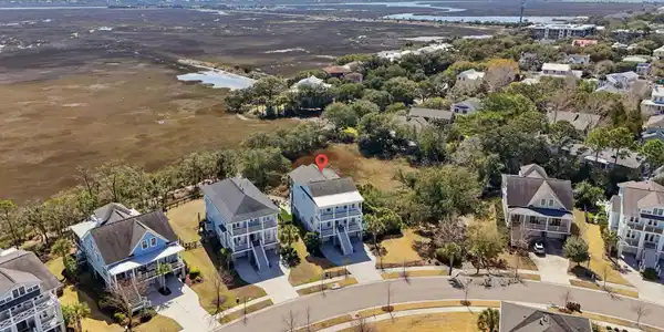 Image 3: 1-web-or-mls-001_DJI_20260304123631_0032