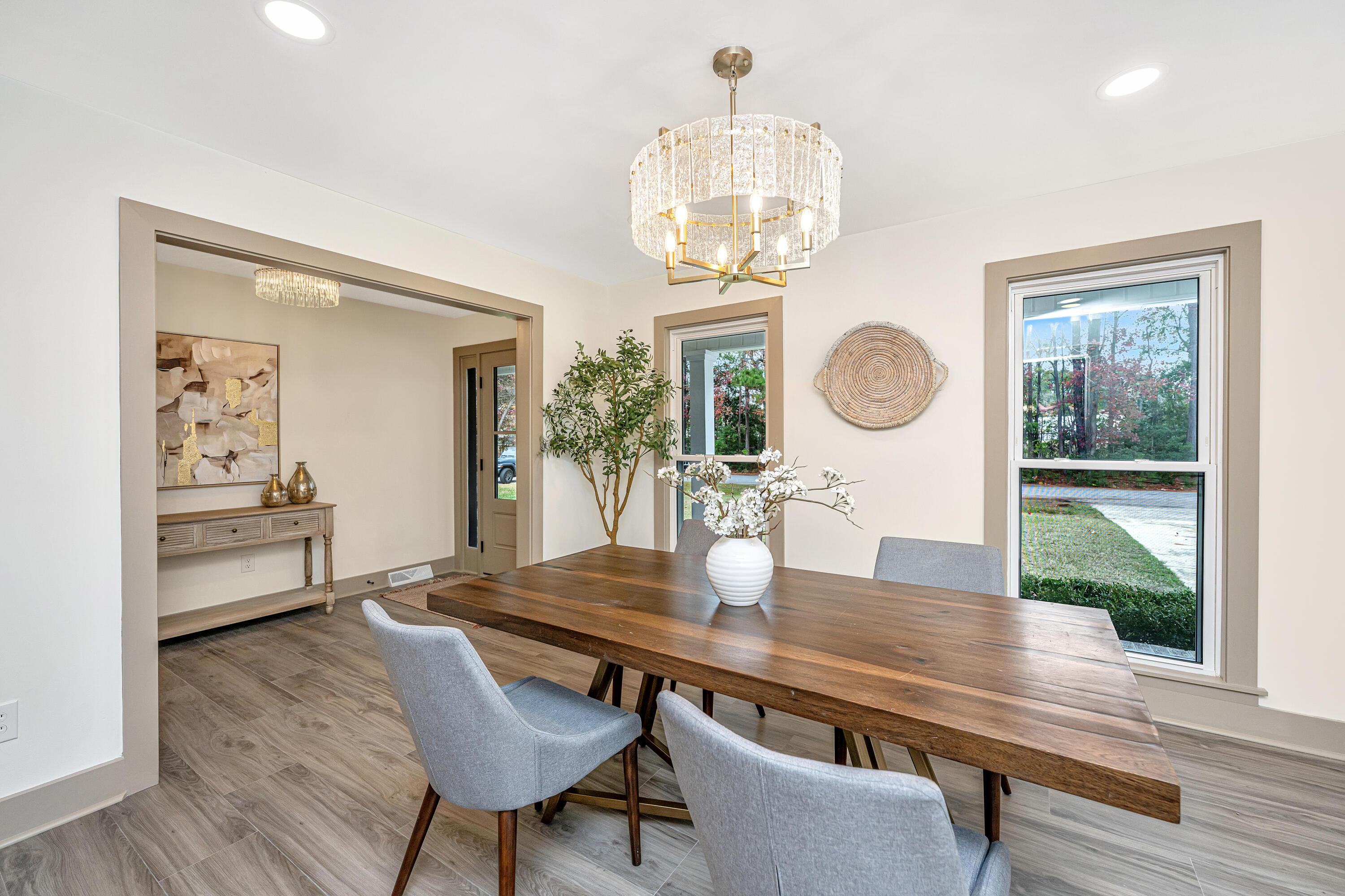 Image 4: 1561Montclair010